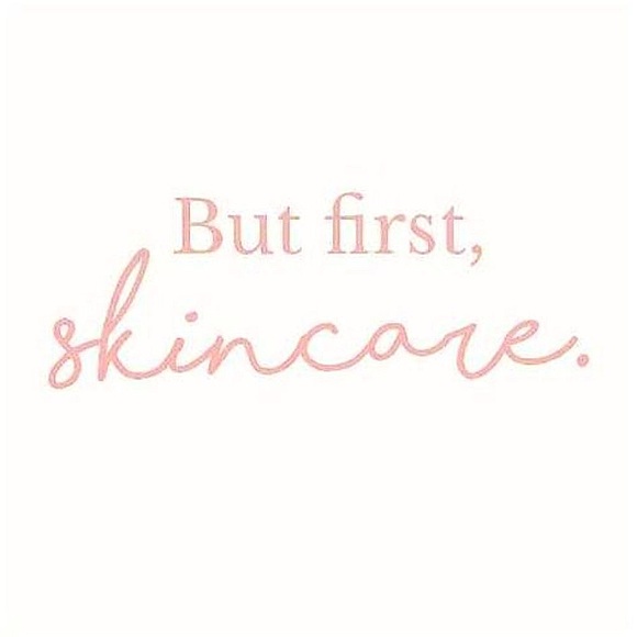 🌟 MY CLOSET IS CURRENTLY UNDER CONSTRUCTION ❤️ 🌟 - Picture 1 of 15